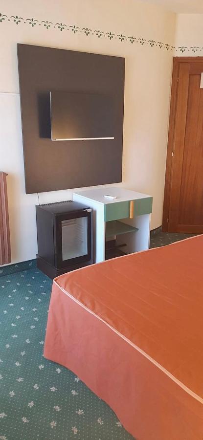 Hotel Atena Ciro Marina Bagian luar foto
