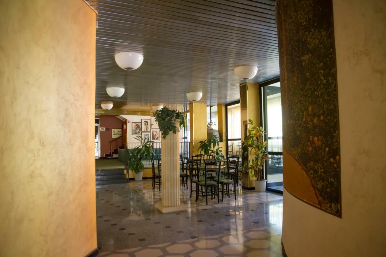 Hotel Atena Ciro Marina Bagian luar foto