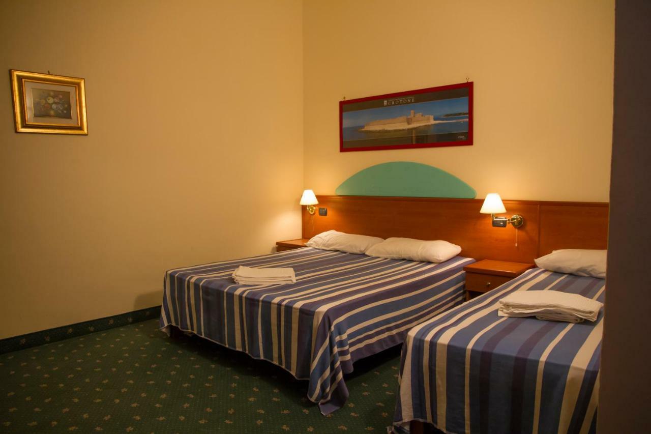 Hotel Atena Ciro Marina Bagian luar foto