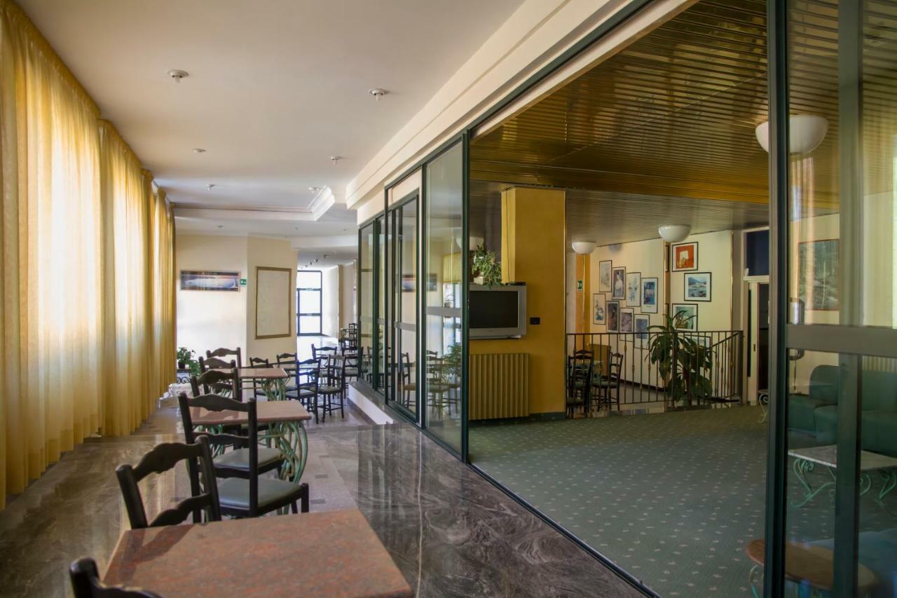 Hotel Atena Ciro Marina Bagian luar foto